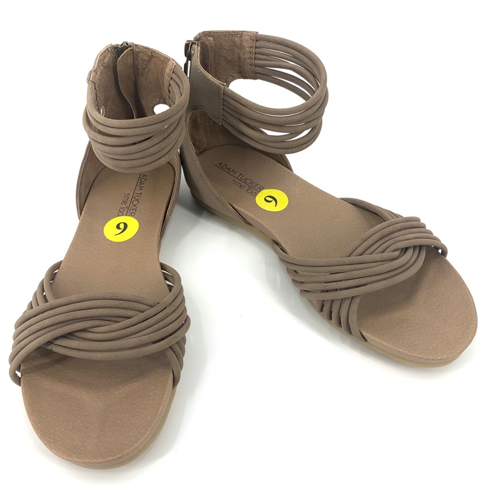 ADAM TUCKER “Serene” Sandals NWOT: Size 9M